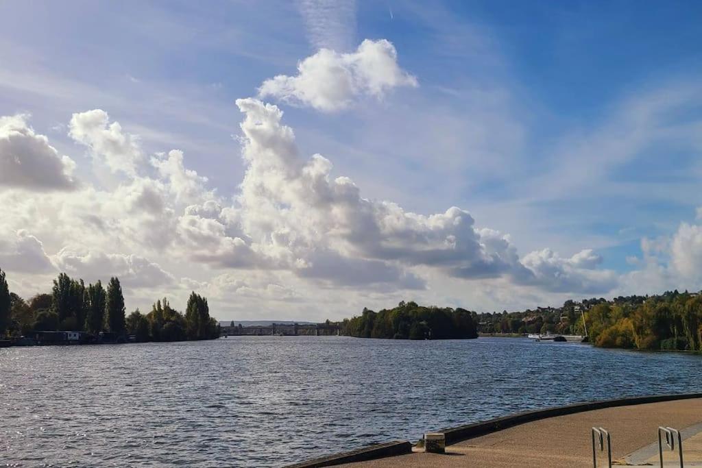 Studio Cosy Avec Vue Sur La Seine كونفلانز سانت أونورين المظهر الخارجي الصورة