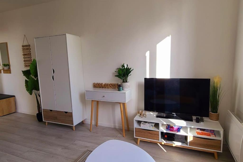 Studio Cosy Avec Vue Sur La Seine كونفلانز سانت أونورين المظهر الخارجي الصورة