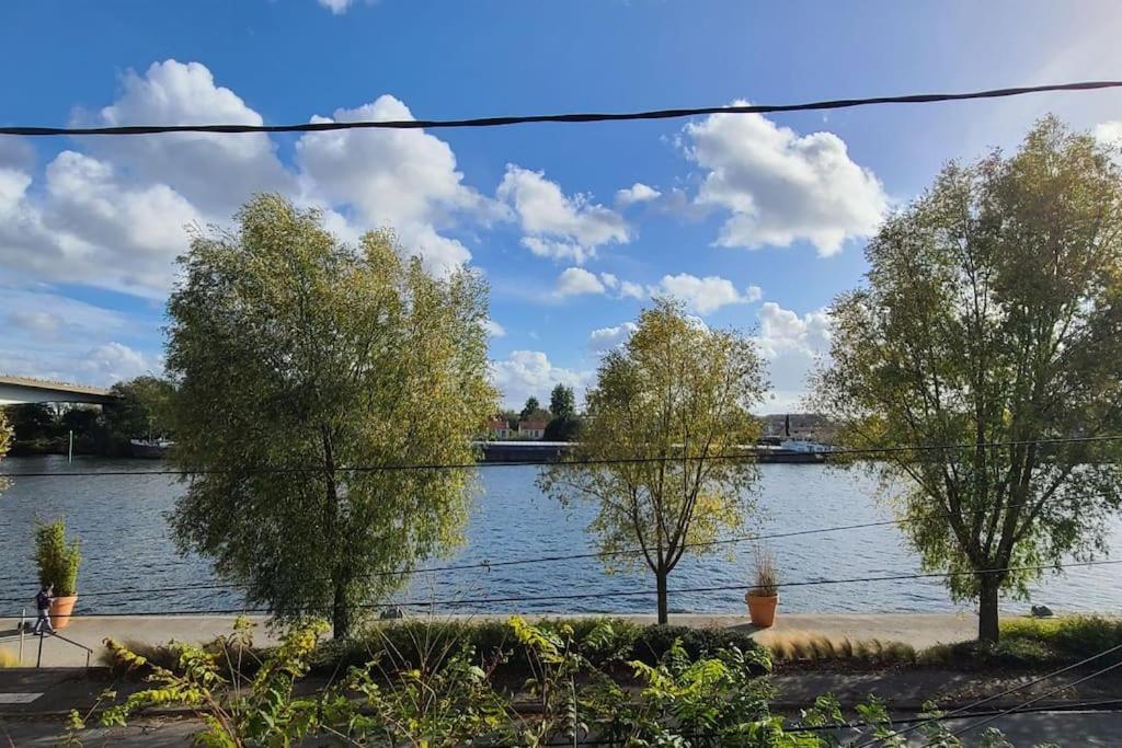 Studio Cosy Avec Vue Sur La Seine كونفلانز سانت أونورين المظهر الخارجي الصورة