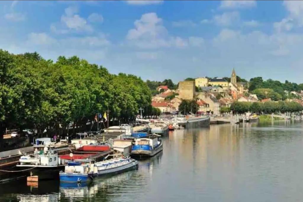 Studio Cosy Avec Vue Sur La Seine كونفلانز سانت أونورين المظهر الخارجي الصورة