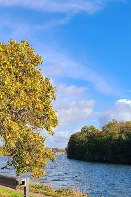 Studio Cosy Avec Vue Sur La Seine كونفلانز سانت أونورين المظهر الخارجي الصورة